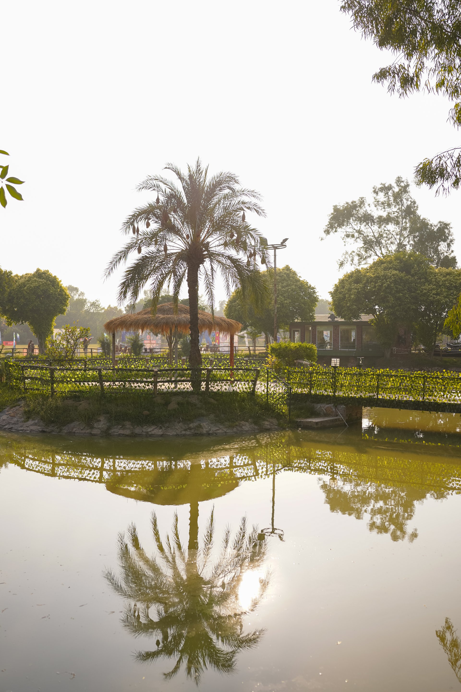 Lake Side Waterfront Setting